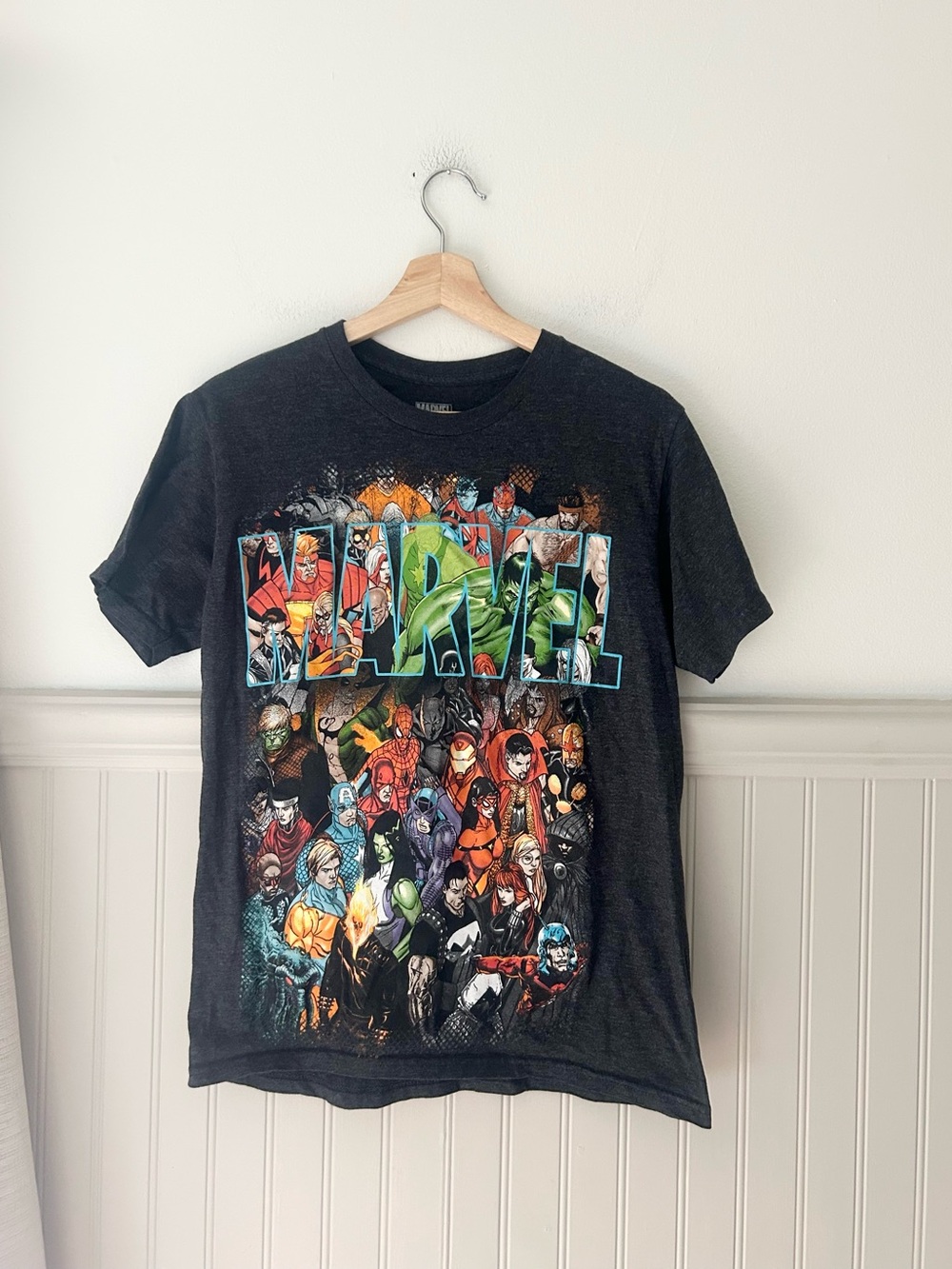 Marvel Avengers Graphic Tee Small Black Multi Hero Streetwear T-Shirt